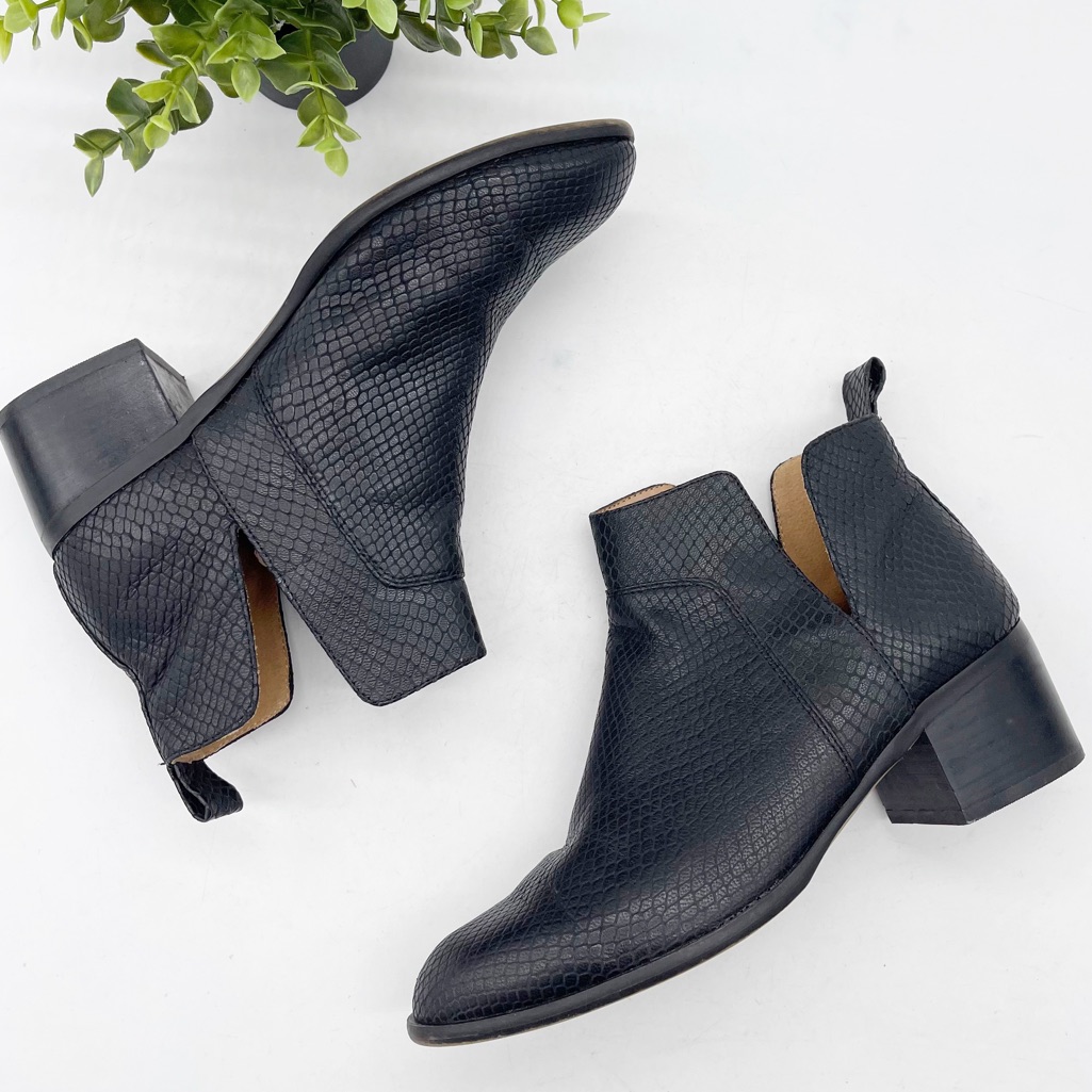 Franco Sarto Richland 2 Snake Embossed Leather Ankle Booties Size 7.5 Black